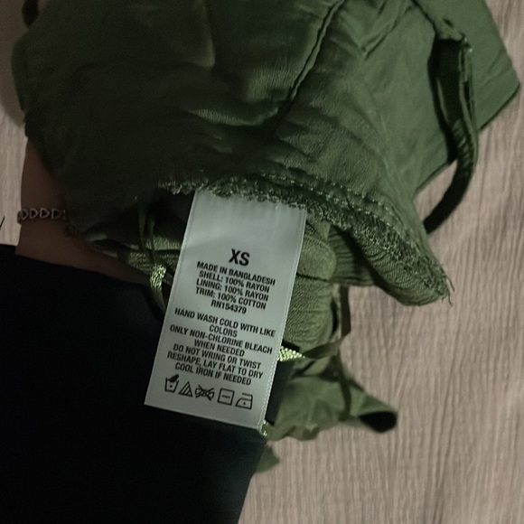 Green Cropped Top - Picture 3 of 3